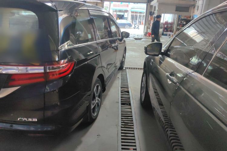 Used Honda Odyssey 2015 Revised 2.4L Luxury Edition Exterior 2