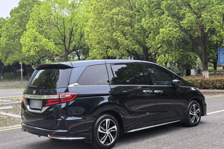 Used Honda Odyssey 2015 Updated 2.4L Smart Cool Version Exterior 4