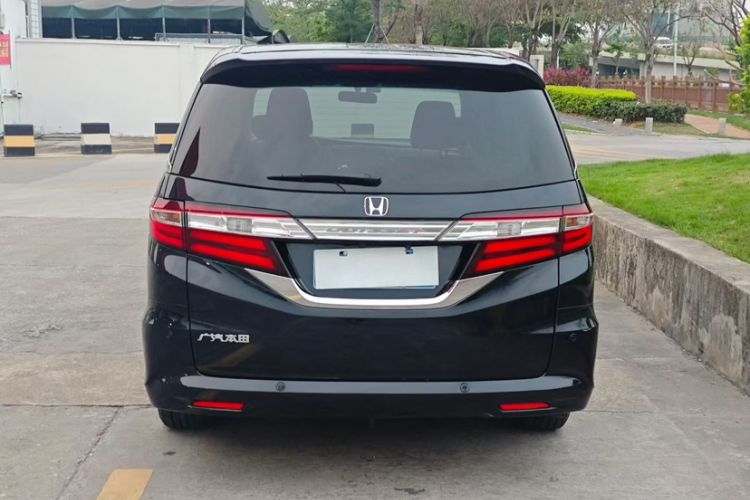 Used Honda Odyssey 2015 Updated Version 2.4L Smart Edition Exterior 4