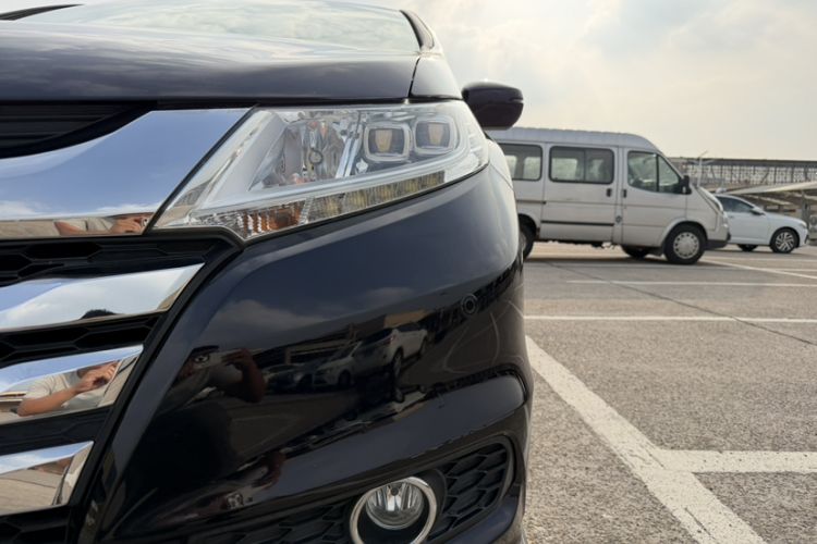 Used Honda Odyssey 2015 Updated 2.4L Smart Cool Version Exterior 5