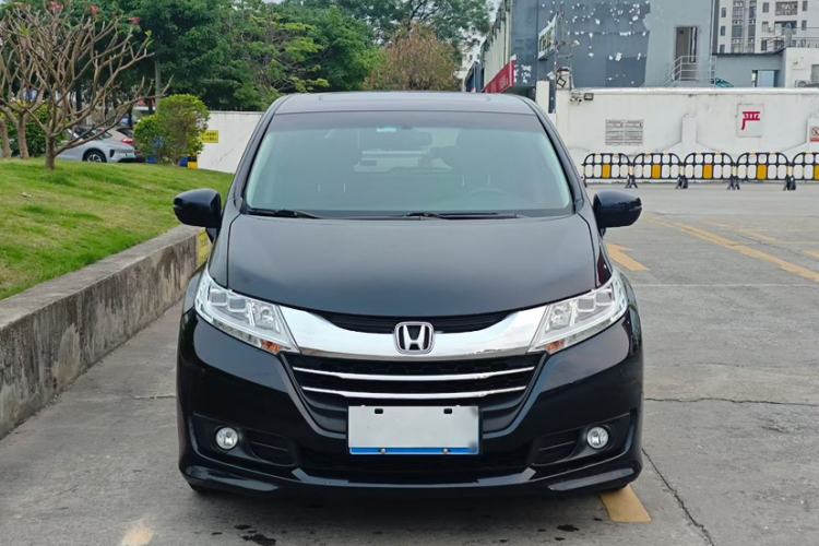 Used Honda Odyssey 2015 Updated Version 2.4L Smart Edition Exterior 5