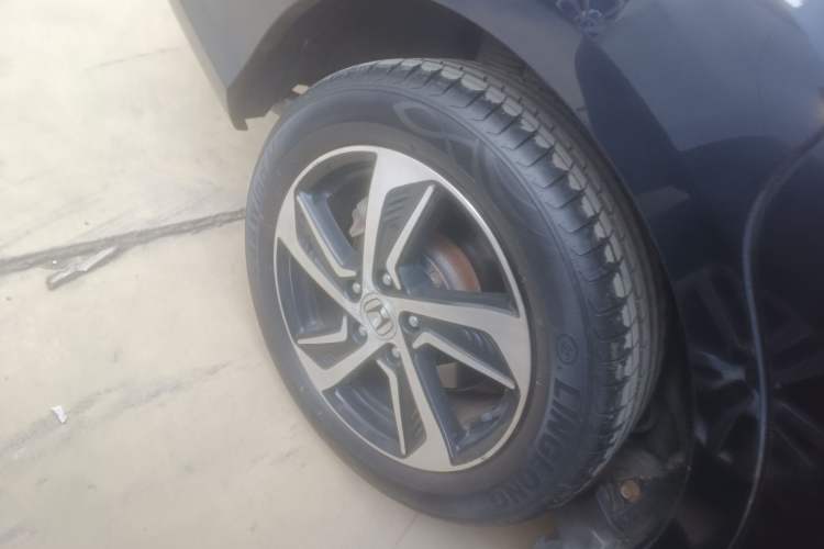 Used Honda Odyssey 2015 Updated Version 2.4L Smart Edition Exterior 5