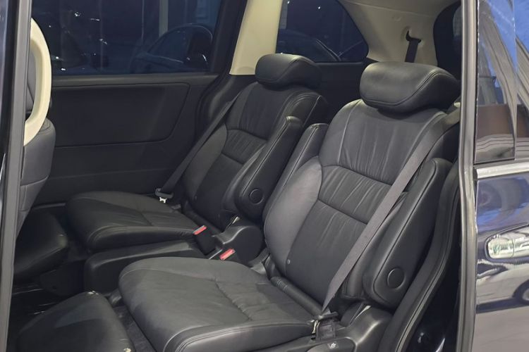 Used Honda Odyssey 2015 Updated Version 2.4L Smart Edition Exterior 5