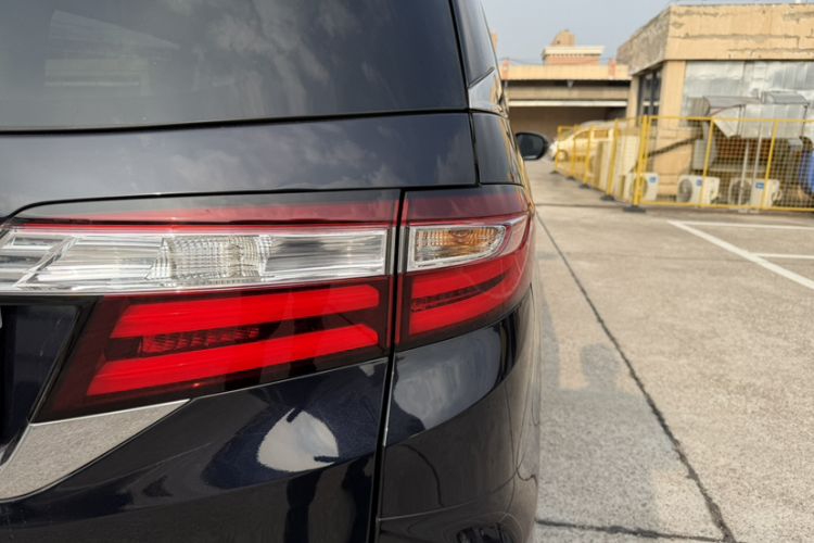 Used Honda Odyssey 2015 Updated 2.4L Smart Cool Version Exterior 6