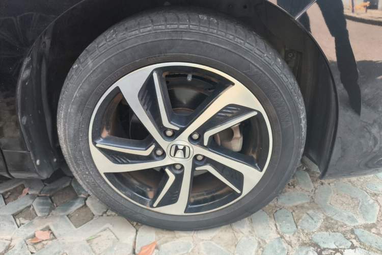 Used Honda Odyssey 2015 Updated Version 2.4L Smart Edition Exterior 7