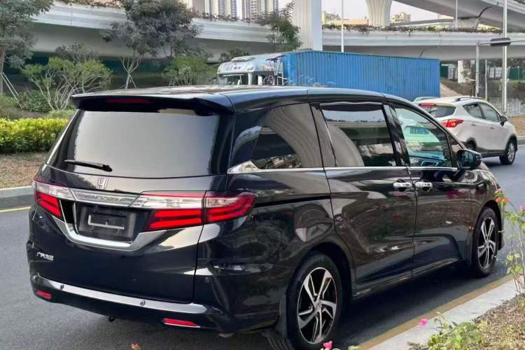 Used Honda Odyssey 2015 Updated Version 2.4L Smart Edition Exterior 7
