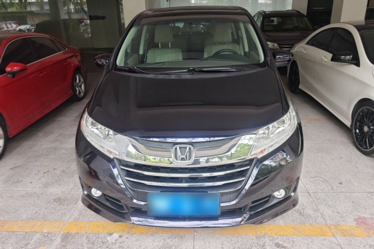 Used Honda Odyssey 2015 Revised 2.4L Luxury Edition Front