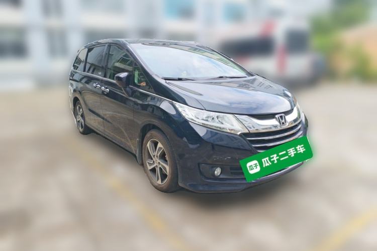Used Honda Odyssey 2015 Updated Version 2.4L Smart Edition Front Right 45 Deg
