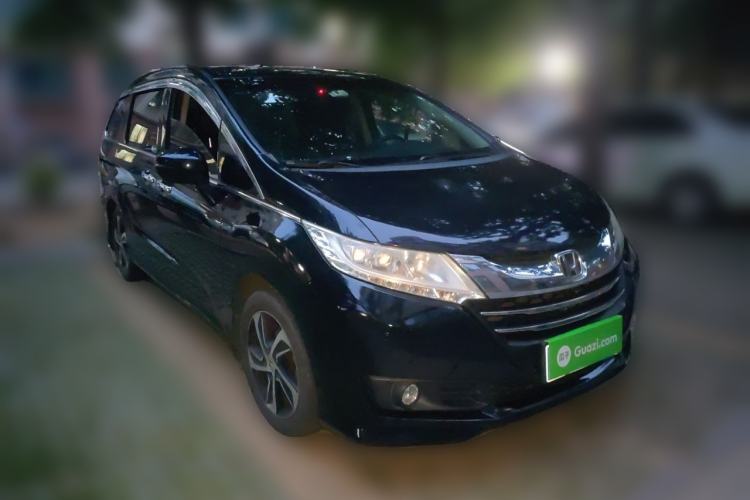 Used Honda Odyssey 2015 Revised Version 2.4L Supreme Edition Front Right 45 Deg