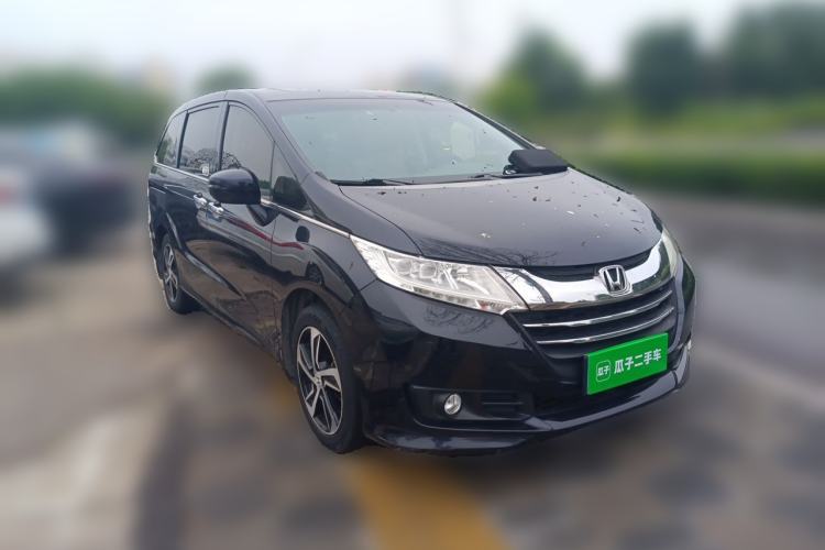 Used Honda Odyssey 2015 Updated Version 2.4L Smart Edition Front Right 45 Deg