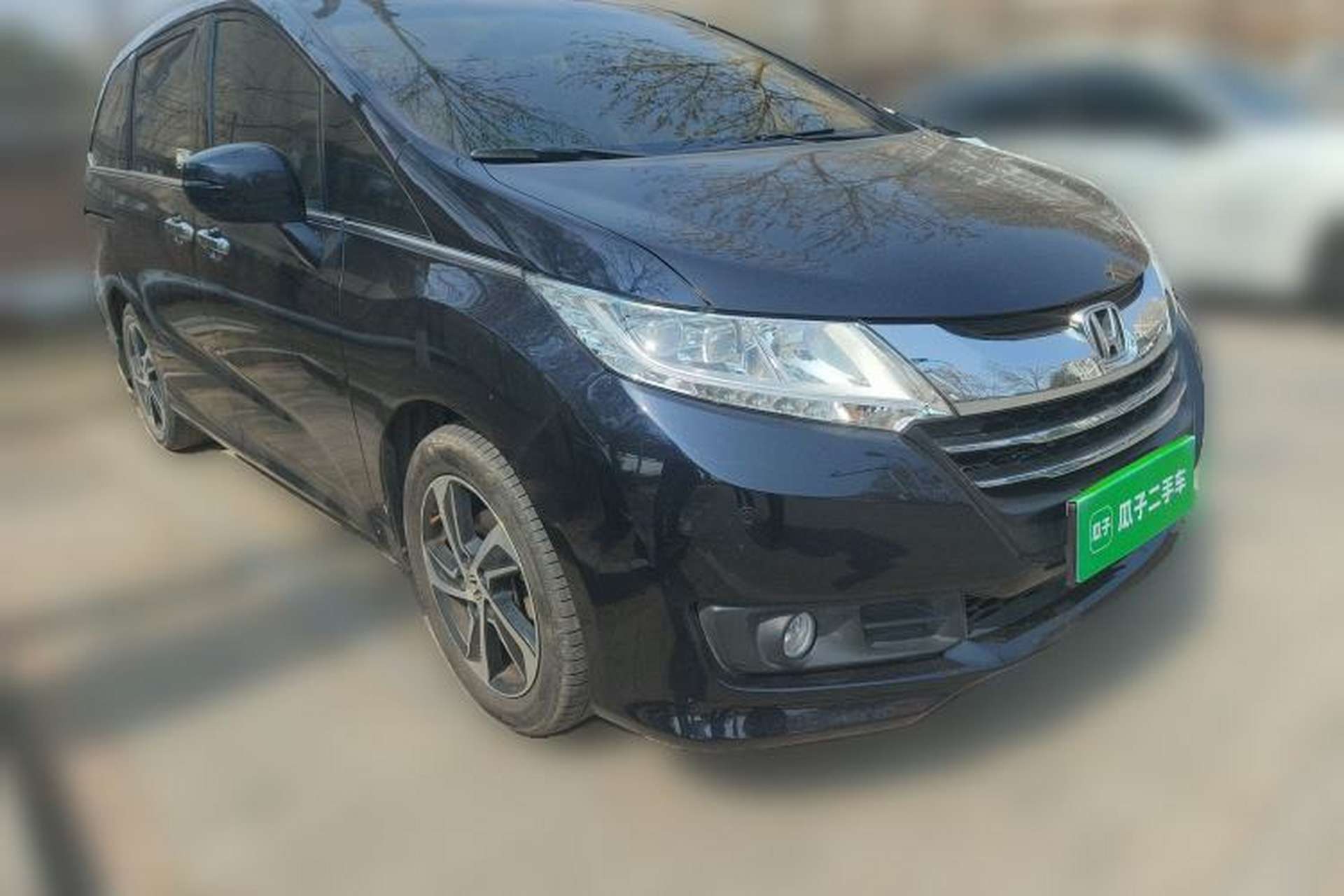 Used Honda Odyssey 2015 Updated Version 2.4L Smart Edition Front Right 45 Deg