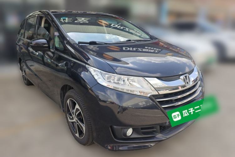 Used Honda Odyssey 2015 Updated Version 2.4L Smart Edition Front Right 45 Deg