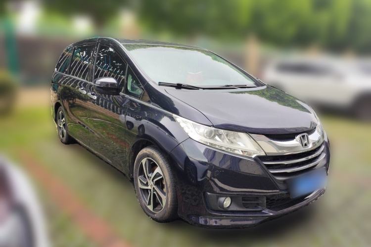 Used Honda Odyssey 2015 Revised 2.4L Luxury Edition Front Right 45 Deg