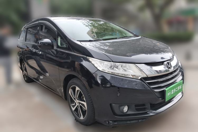 Used Honda Odyssey 2015 Revised 2.4L Luxury Edition Front Right 45 Deg