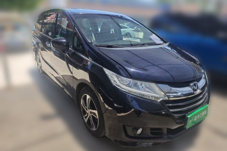 Used Honda Odyssey 2015 Revised 2.4L Luxury Edition Front Right 45 Deg