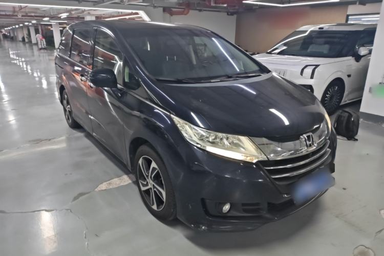 Used Honda Odyssey 2015 Revised Version 2.4L Supreme Edition Front Right 45 Deg