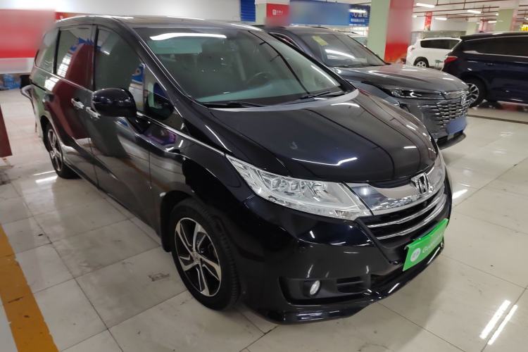 Used Honda Odyssey 2015 2.4L Supreme Edition Front Right 45 Deg