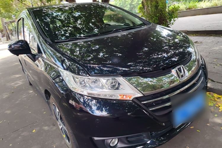 Used Honda Odyssey 2015 Updated Version 2.4L Smart Edition Front Right 45 Deg