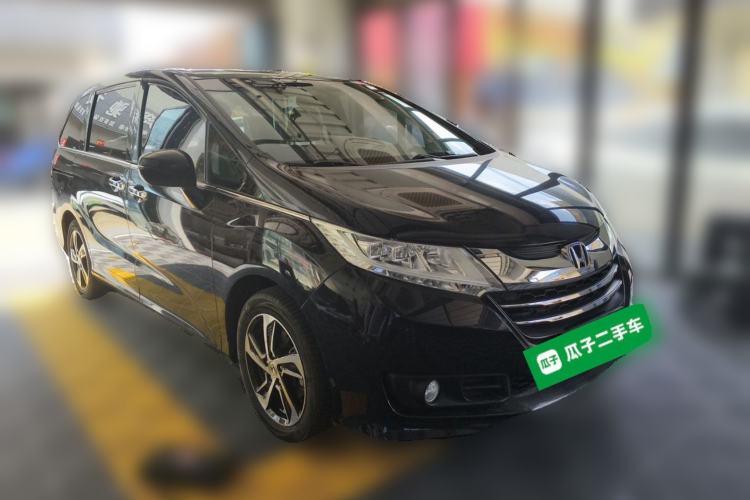 Used Honda Odyssey 2015 Updated Version 2.4L Smart Edition Front Right 45 Deg