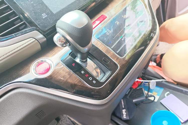 Used Honda Odyssey 2015 Updated Version 2.4L Smart Edition Gear Lever