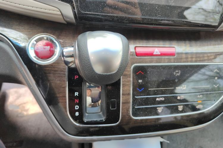 Used Honda Odyssey 2015 Updated Version 2.4L Smart Edition Gear Lever