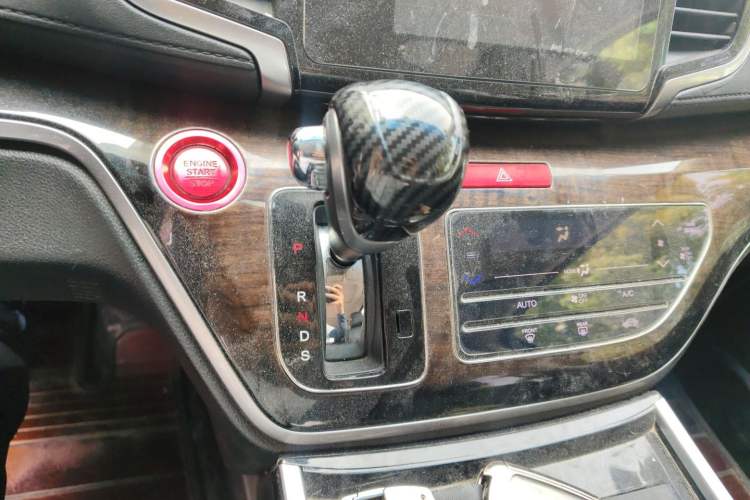 Used Honda Odyssey 2015 2.4L Smart Edition Gear Lever