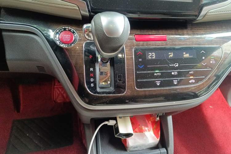 Used Honda Odyssey 2015 2.4L Smart Edition Gear Lever