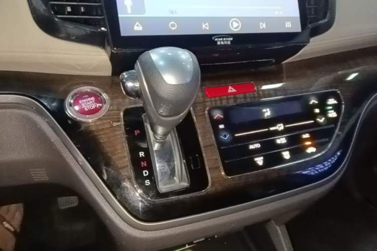 Used Honda Odyssey 2015 Revised Version 2.4L Comfort Edition Gear Lever