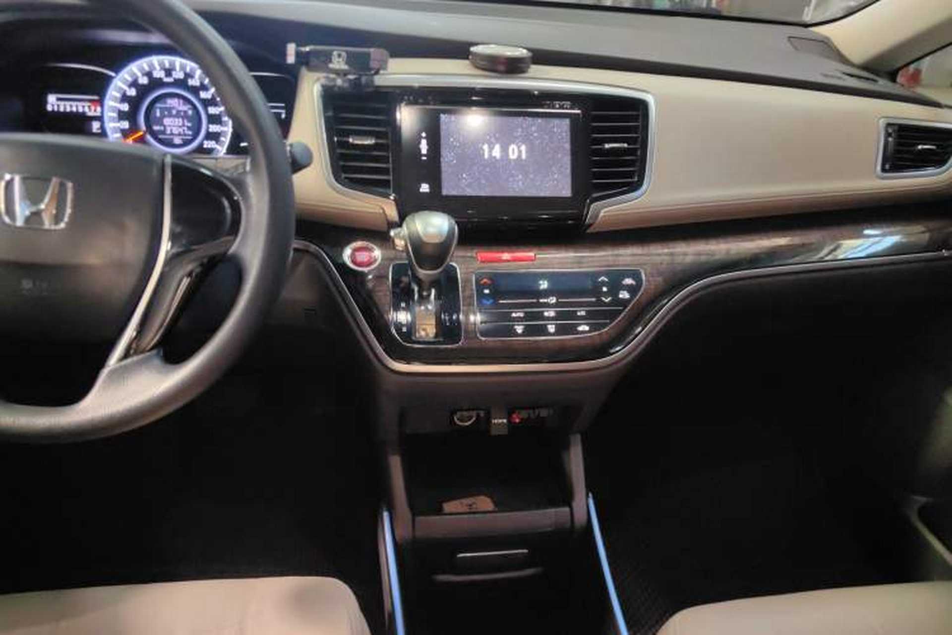 Used Honda Odyssey 2015 Revised 2.4L Luxury Edition Gear Lever