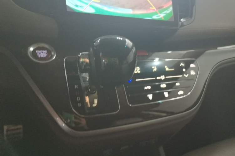 Used Honda Odyssey 2015 Updated Version 2.4L Smart Edition Gear Lever