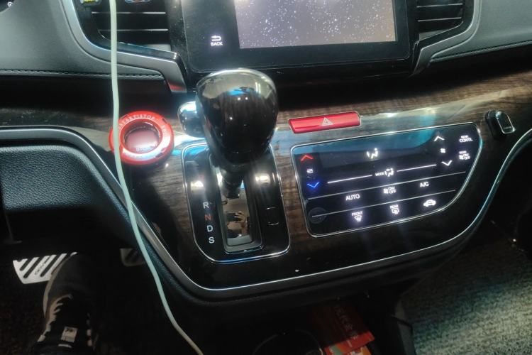 Used Honda Odyssey 2015 2.4L Smart Edition Gear Lever