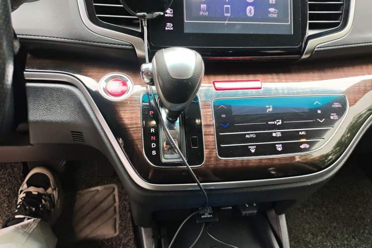 Used Honda Odyssey 2015 Updated Version 2.4L Smart Edition Gear Lever