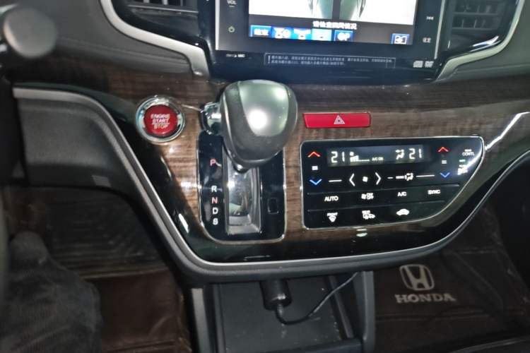 Used Honda Odyssey 2015 Revised Version 2.4L Supreme Edition Gear Lever