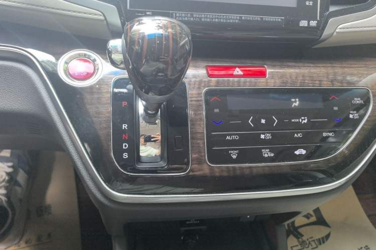 Used Honda Odyssey 2015 Revised Version 2.4L Supreme Edition Gear Lever