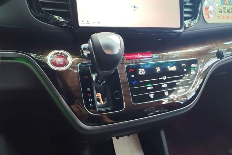 Used Honda Odyssey 2015 Updated Version 2.4L Smart Edition Gear Lever