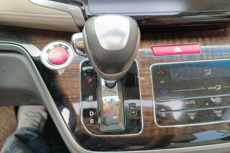 Used Honda Odyssey 2015 Revised 2.4L Luxury Edition Gear Lever