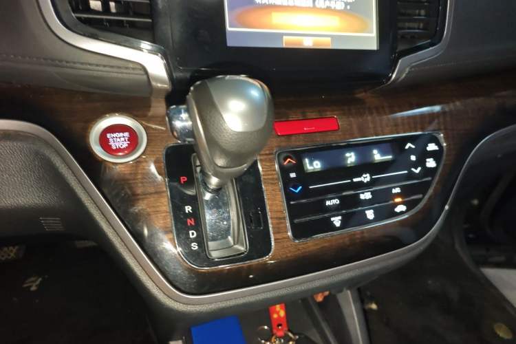 Used Honda Odyssey 2015 2.4L Smart Edition Gear Lever