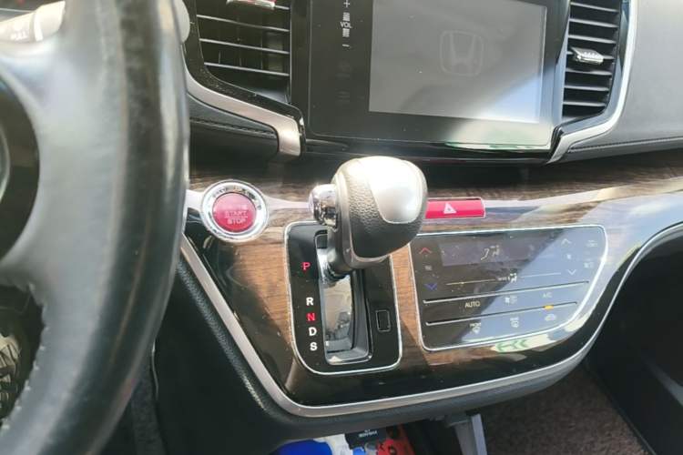 Used Honda Odyssey 2015 Updated Version 2.4L Smart Edition Gear Lever