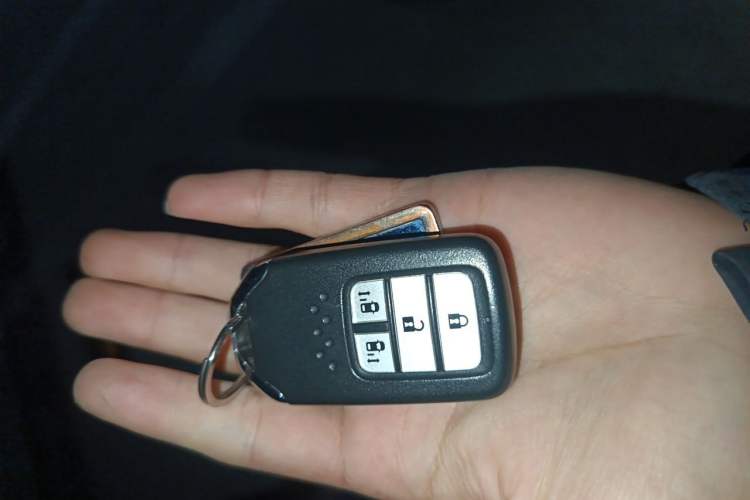 Used Honda Odyssey 2015 Updated Version 2.4L Smart Edition Interior 1