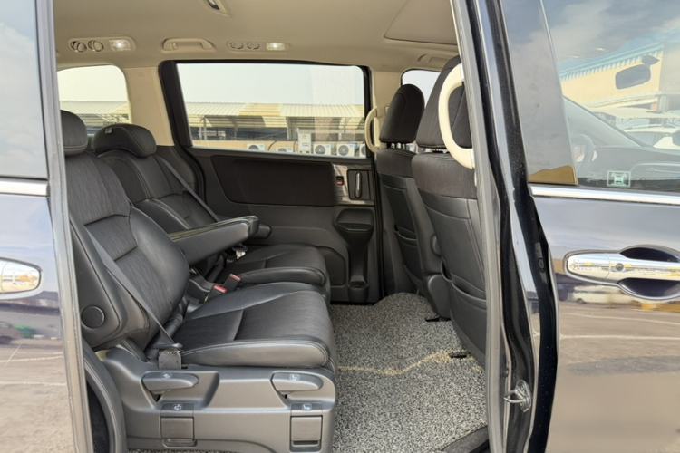 Used Honda Odyssey 2015 Updated 2.4L Smart Cool Version Interior 12