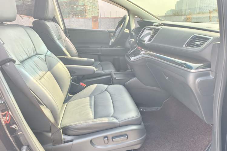 Used Honda Odyssey 2015 2.4L Smart Edition Interior 15
