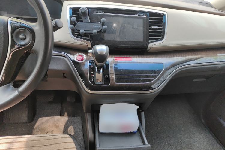 Used Honda Odyssey 2015 Updated Version 2.4L Smart Edition Interior 2