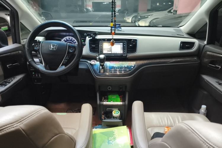 Used Honda Odyssey 2015 2.4L Supreme Edition Interior 2