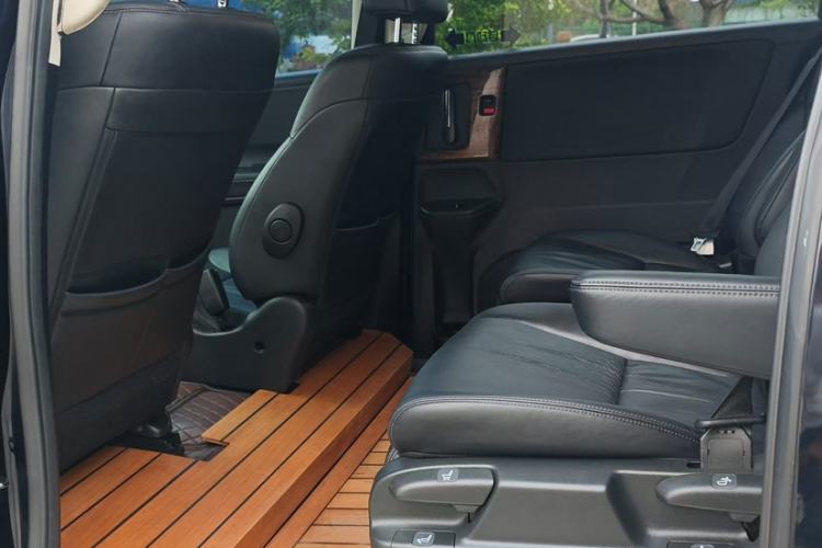 Used Honda Odyssey 2015 Updated Version 2.4L Smart Edition Interior 4