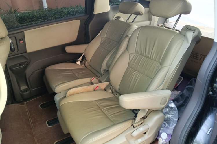 Used Honda Odyssey 2015 Revised 2.4L Luxury Edition Interior 4