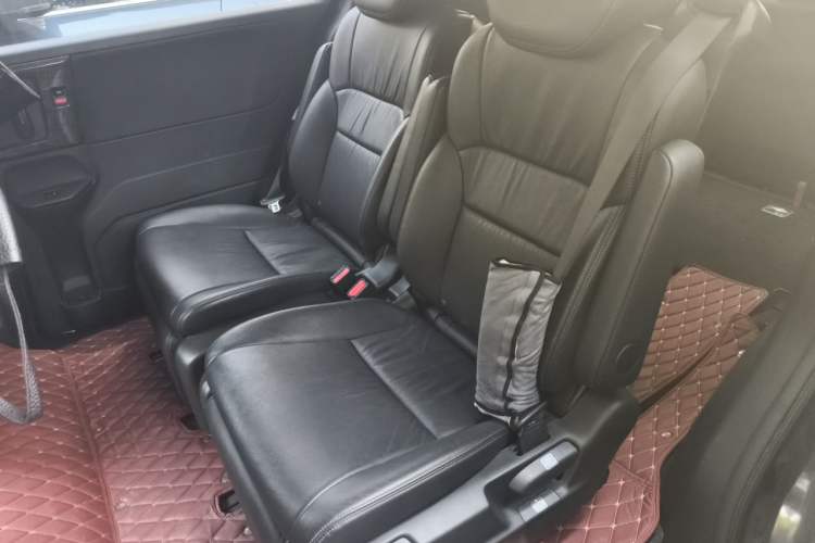 Used Honda Odyssey 2015 Updated Version 2.4L Smart Edition Interior 4