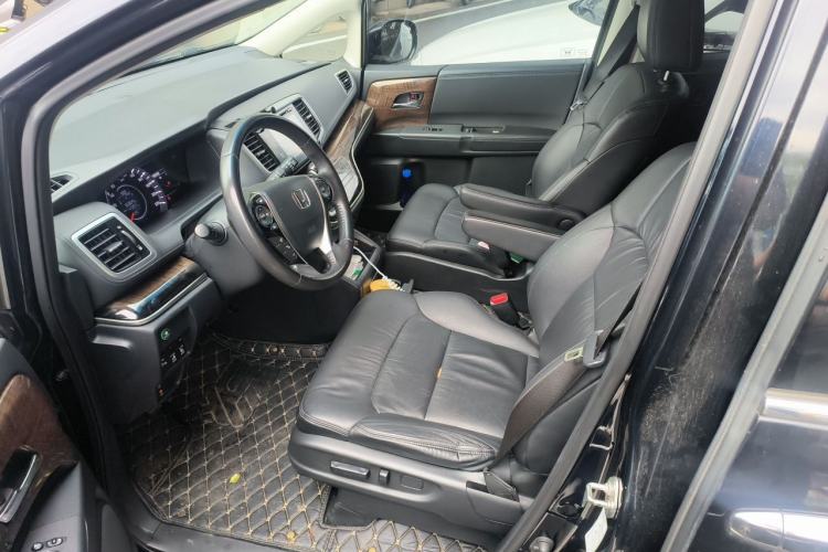 Used Honda Odyssey 2015 Updated Version 2.4L Smart Edition Left Front Seat