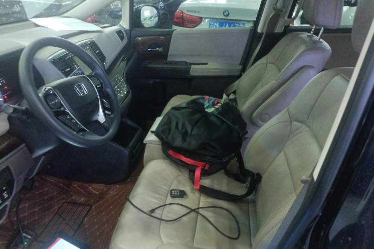 Used Honda Odyssey 2015 Revised 2.4L Luxury Edition Left Front Seat