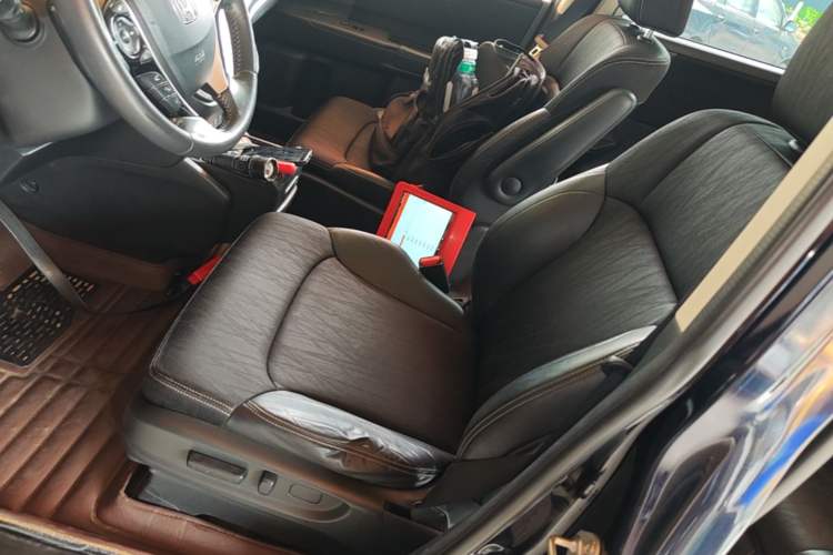Used Honda Odyssey 2015 Updated 2.4L Smart Cool Version Left Front Seat