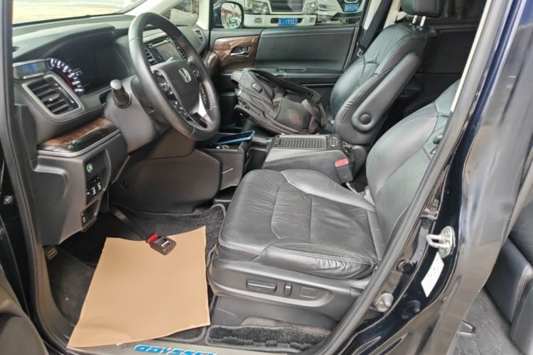 Used Honda Odyssey 2015 Updated Version 2.4L Smart Edition Left Front Seat